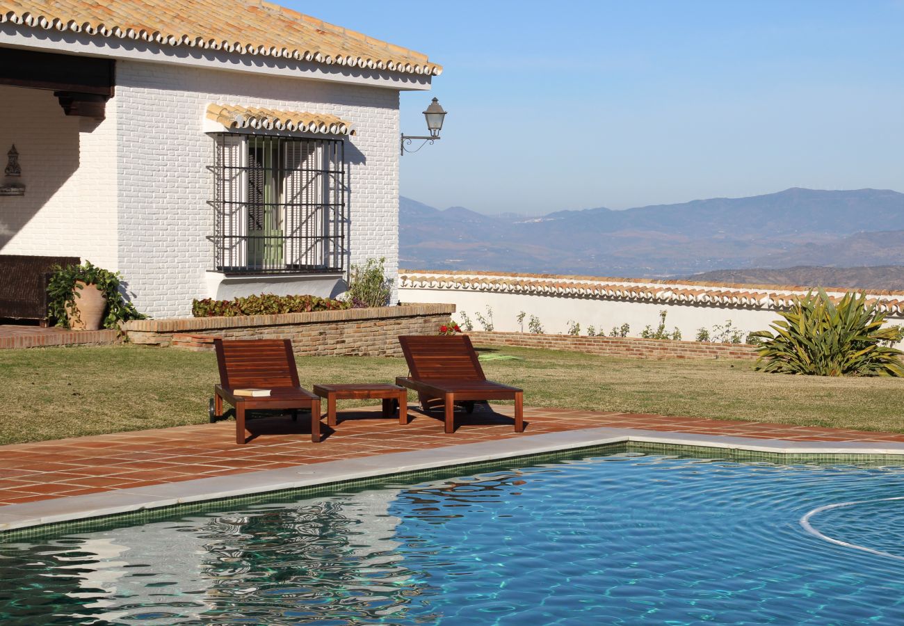 Villa en Alhaurin de la Torre - LAS BREÑAS Premium Rural Villa 4PAX