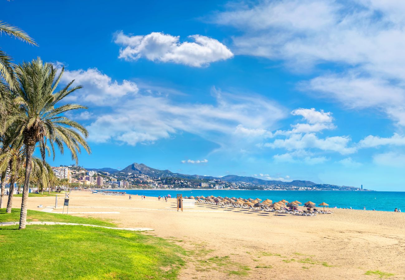 Apartamento en Málaga - PEDREGALEJO Beach & City Premium 8PAX