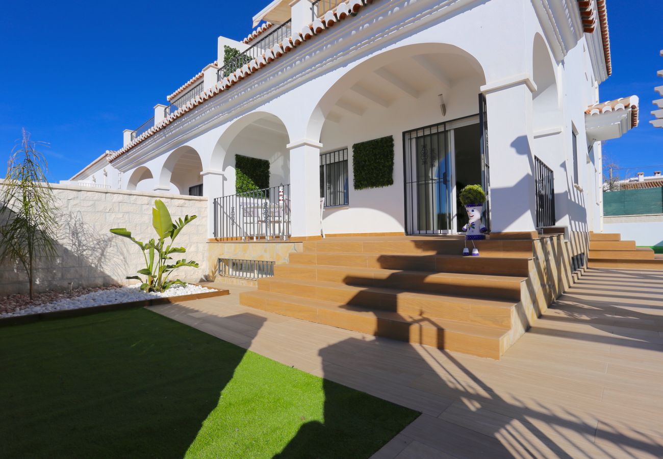 Chalet en Vélez Málaga - NIZA BEACH Holiday House 10PAX