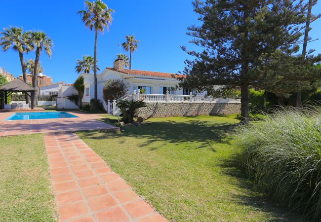 Villa/Dettached house in Rincón de la Victoria - VILLA DEL MAR 'Boutique Beach-House' 11PAX