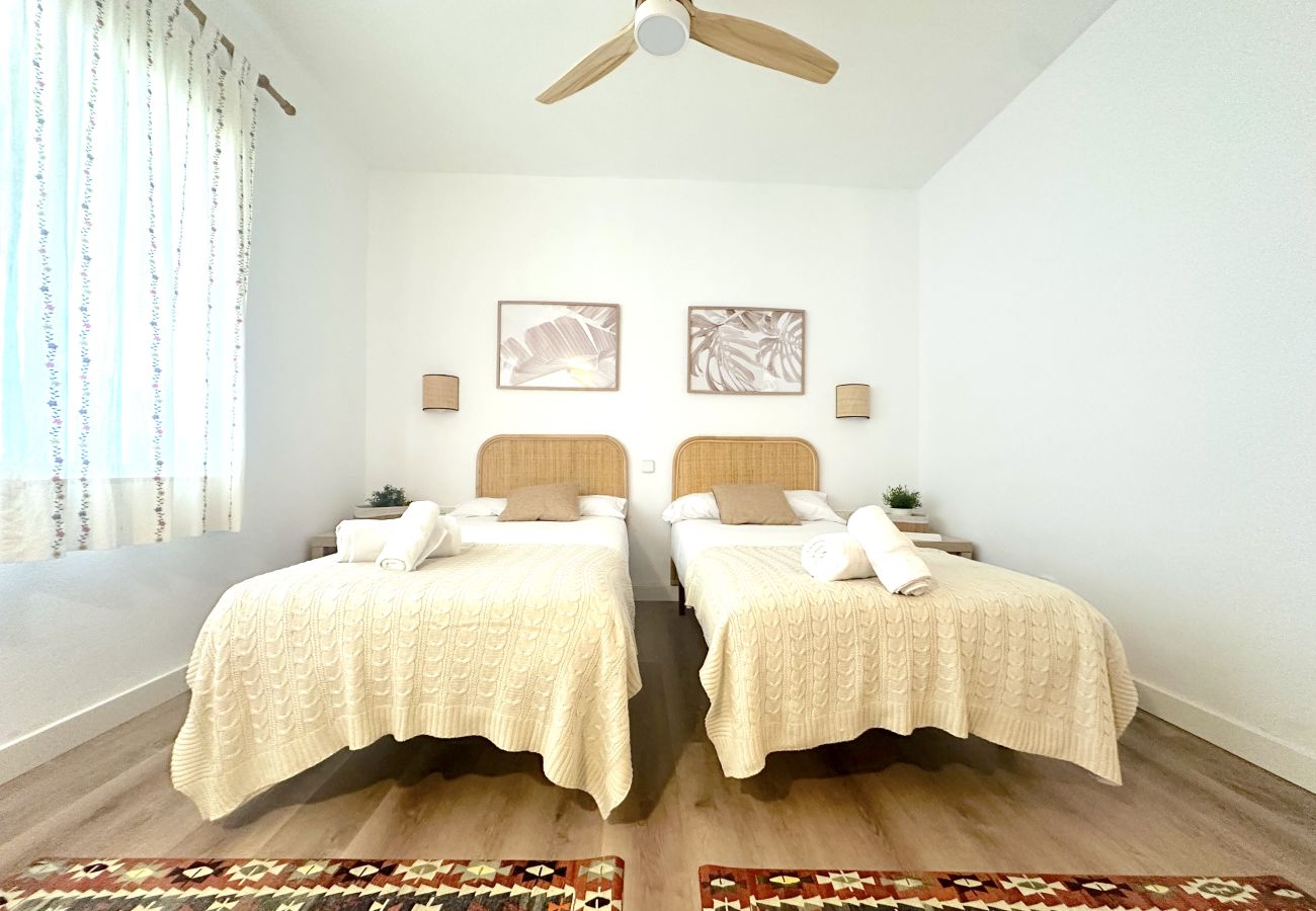 Villa in Rincón de la Victoria - VILLA ALBORAN Beachfront 9PAX