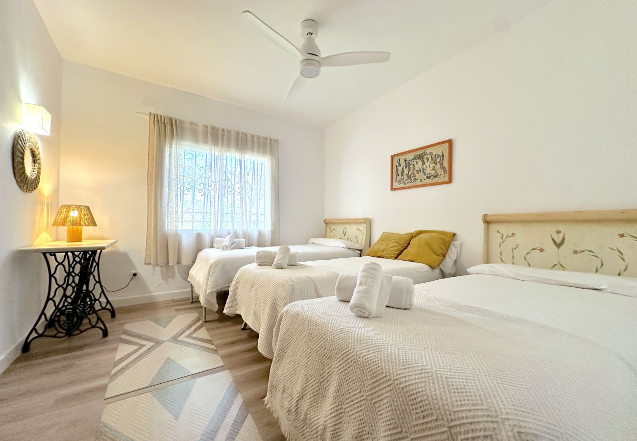 Villa in Rincón de la Victoria - VILLA ALBORAN Beachfront 9PAX