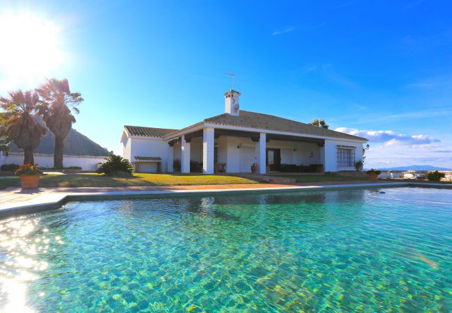 Villa/Dettached house in Alhaurin de la Torre - LAS BREÑAS Premium Rural Villa 4PAX