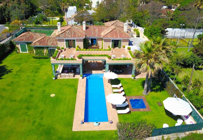 Villa/Dettached house in Estepona - Las Ranas CASASOLA BEACH & GOLF VILLA