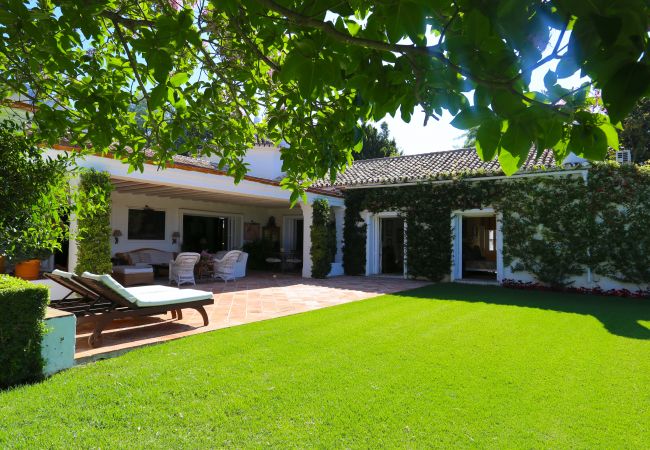 Villa in Marbella - EL ALMENDRAL Premium Villa Marbella Hill Club